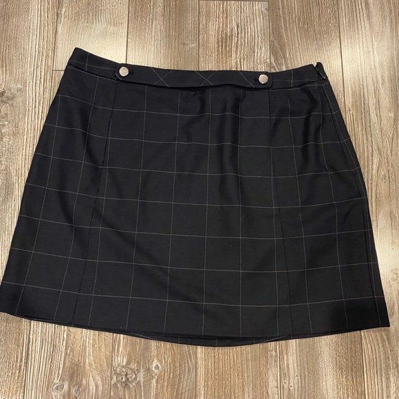 Banana Republic Checkered Mini skirt (size 10) - Picture 1 of 5